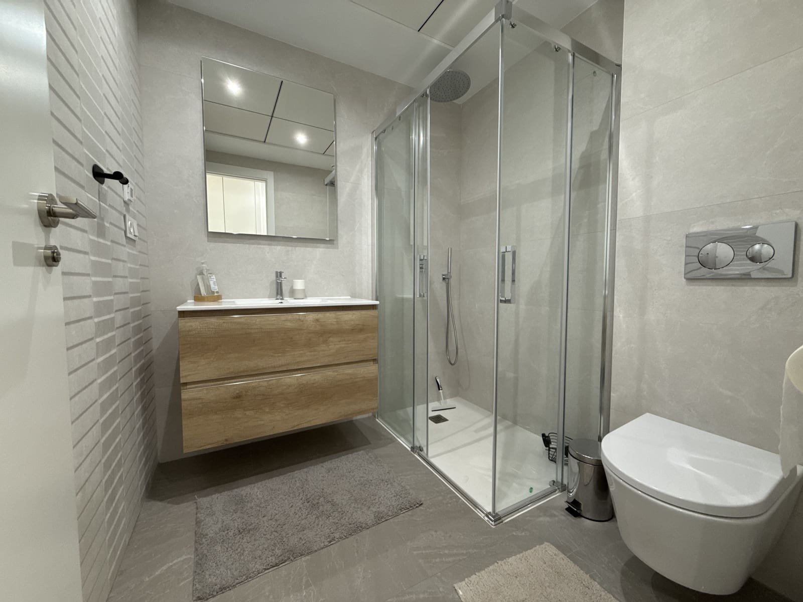 Apartamento de 2 habitaciones en Torrevieja en venta con piscina garaje - 264.900 € (Ref: 9550550)