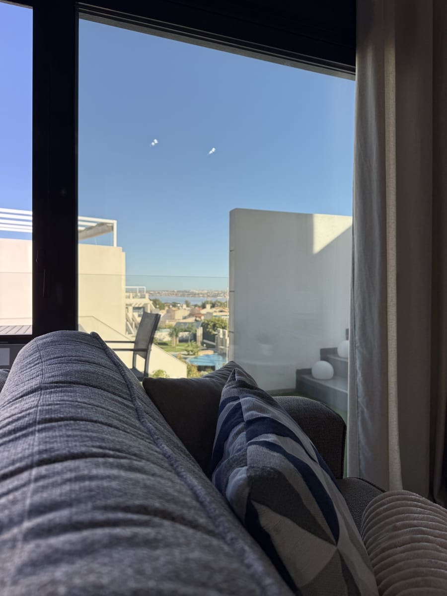 Apartamento de 2 habitaciones en Torrevieja en venta con piscina garaje - 264.900 € (Ref: 9550550)