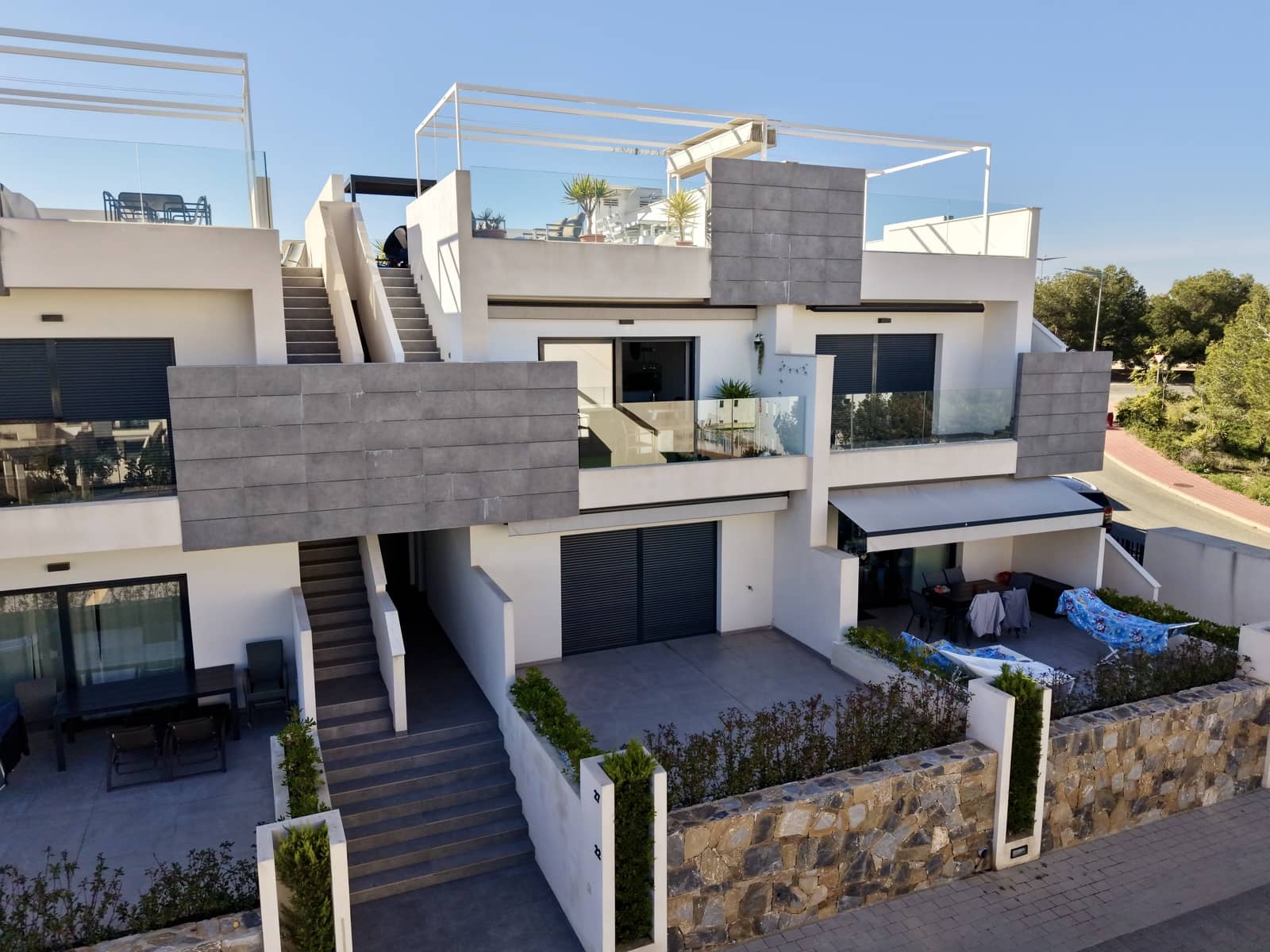 Apartamento de 2 habitaciones en Torrevieja en venta con piscina garaje - 264.900 € (Ref: 9550550)