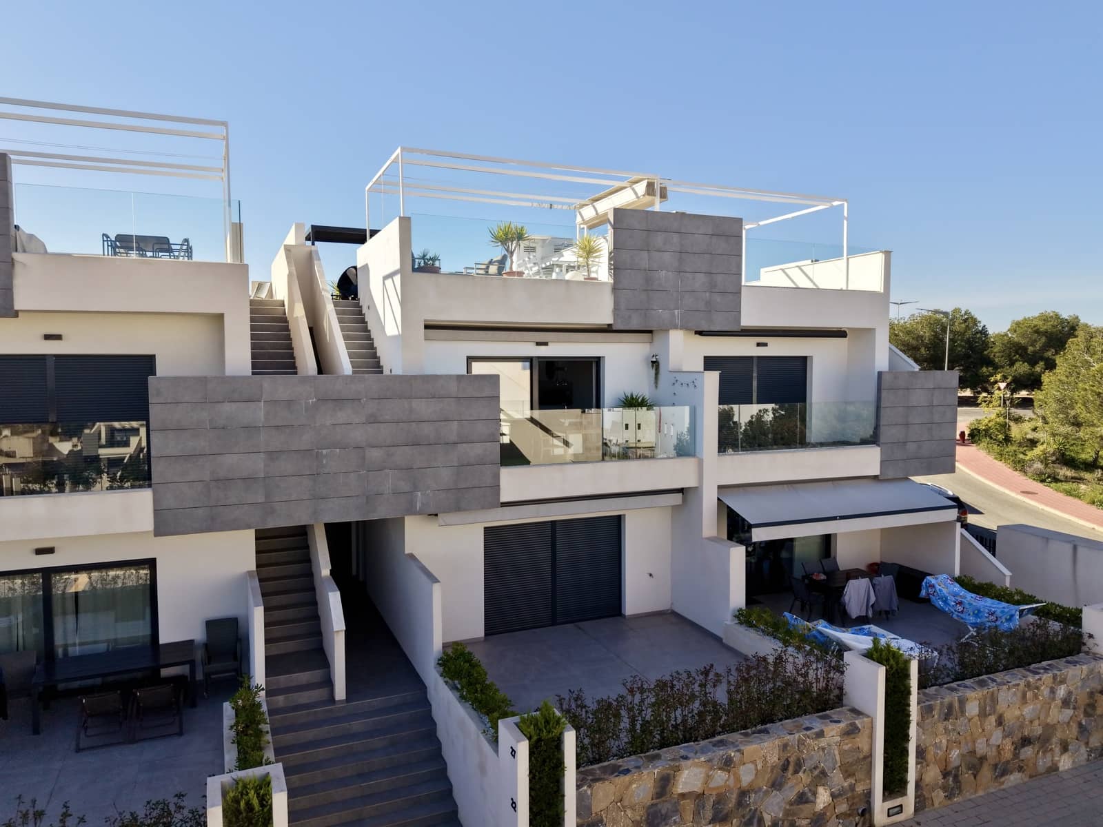 Apartamento de 2 habitaciones en Torrevieja en venta con piscina garaje - 264.900 € (Ref: 9550550)