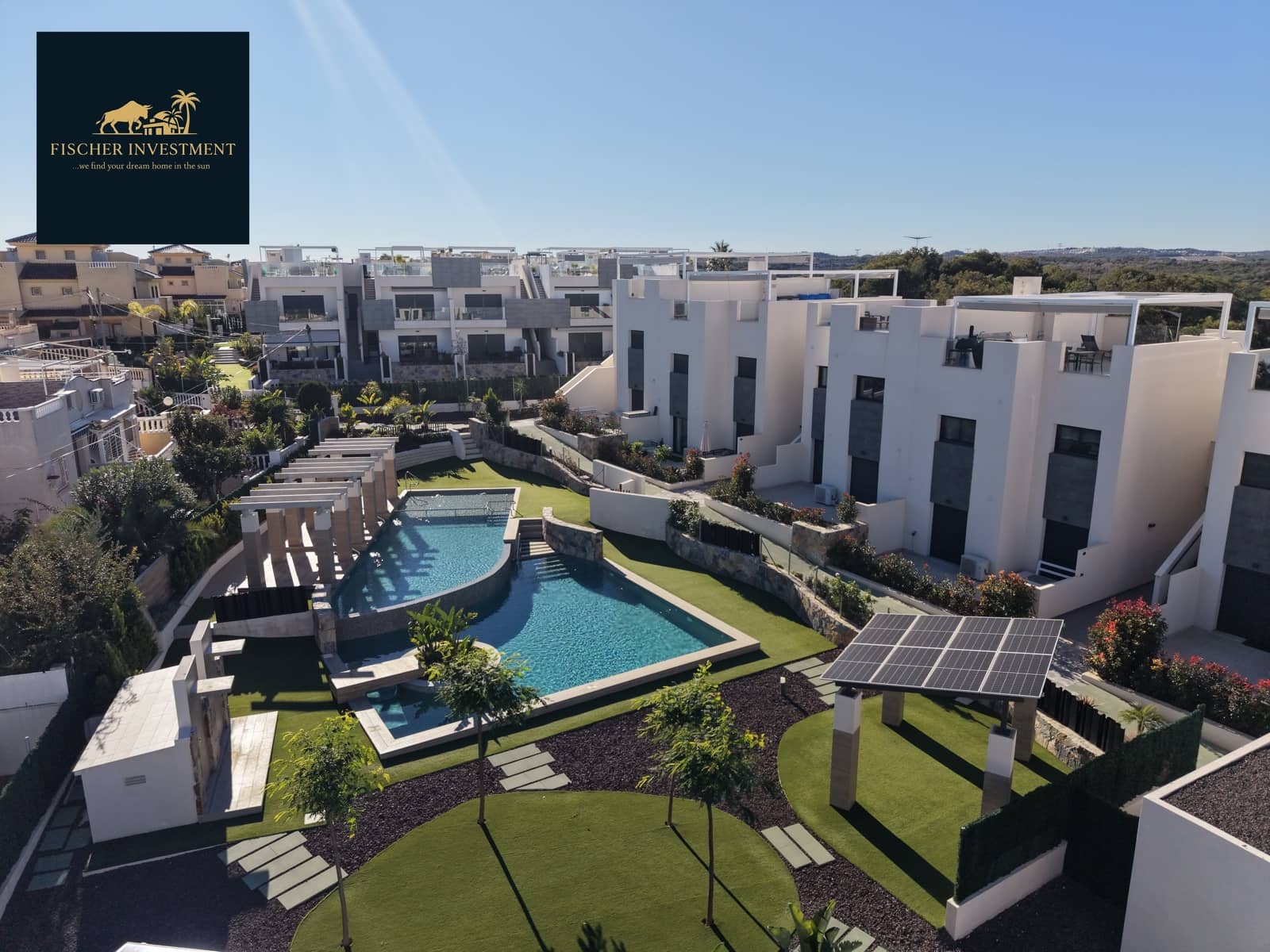 Apartamento de 2 habitaciones en Torrevieja en venta con piscina garaje - 264.900 € (Ref: 9550550)