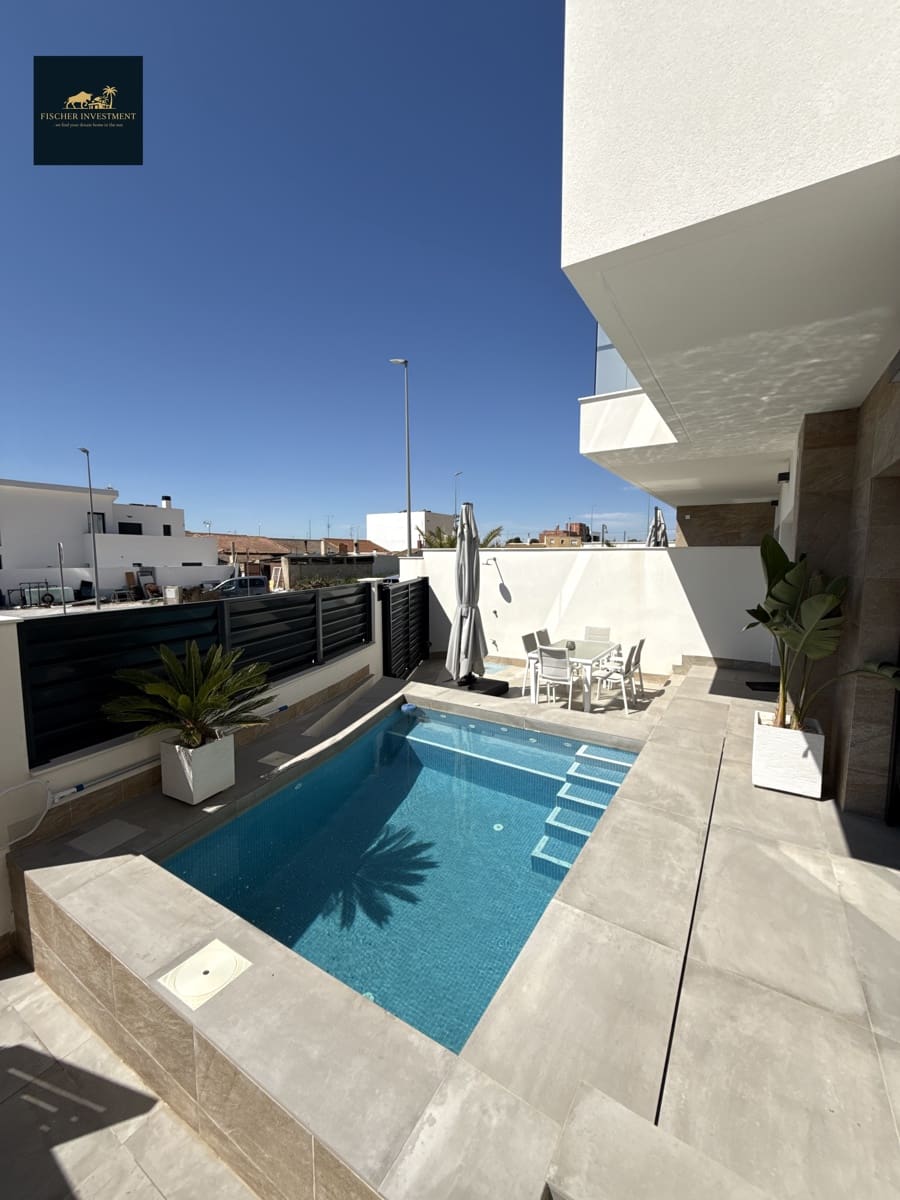 Chalet de 3 habitaciones en Los Montesinos en venta con piscina garaje - 329.900 € (Ref: 9731192)