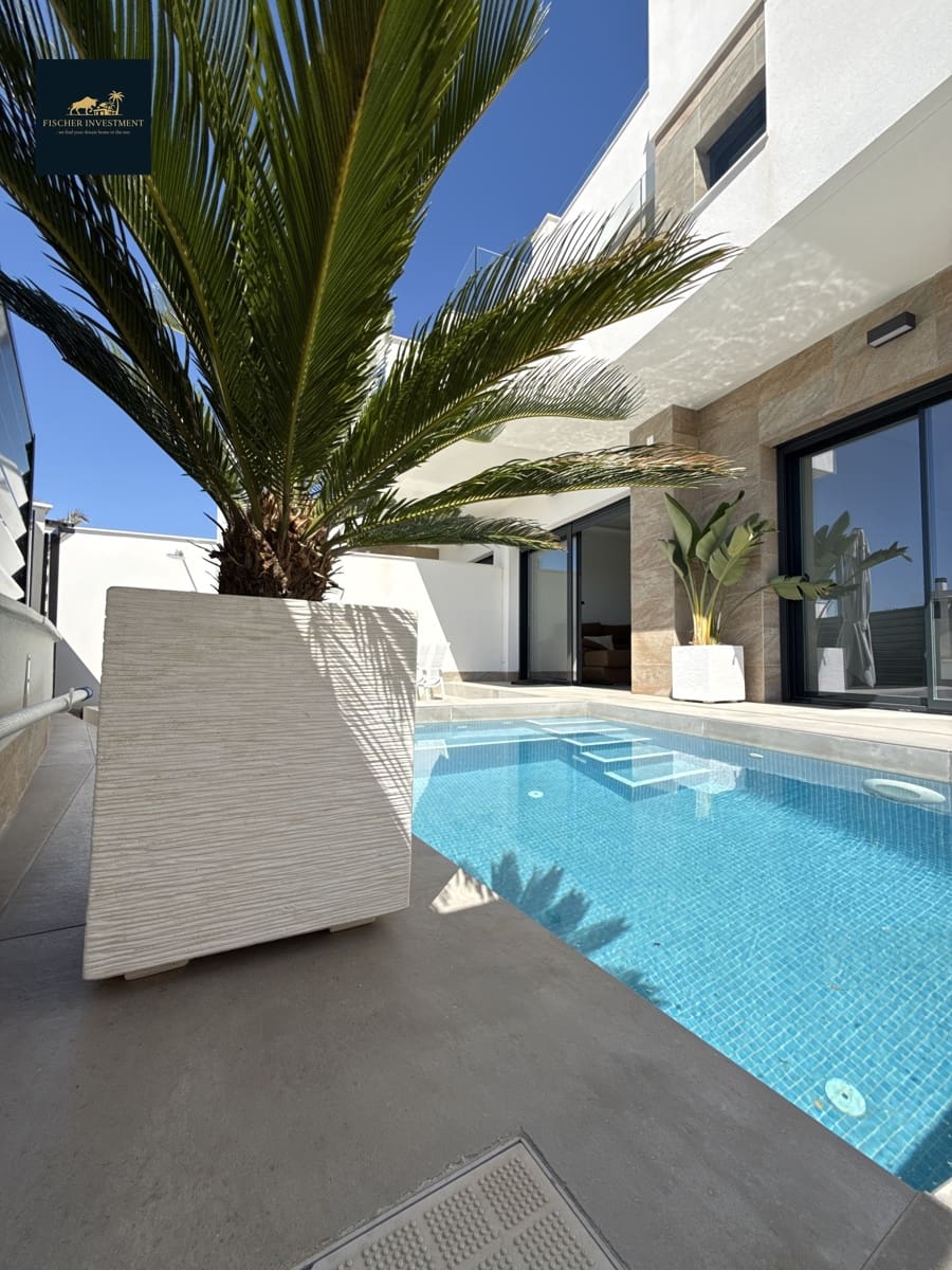 Chalet de 3 habitaciones en Los Montesinos en venta con piscina garaje - 329.900 € (Ref: 9731192)