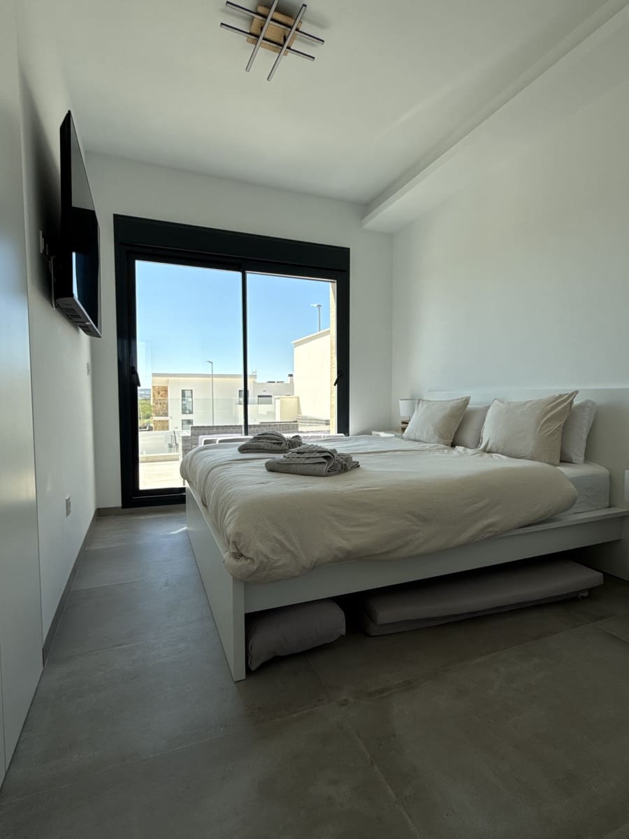 Chalet de 3 habitaciones en Los Montesinos en venta con piscina garaje - 329.900 € (Ref: 9731192)