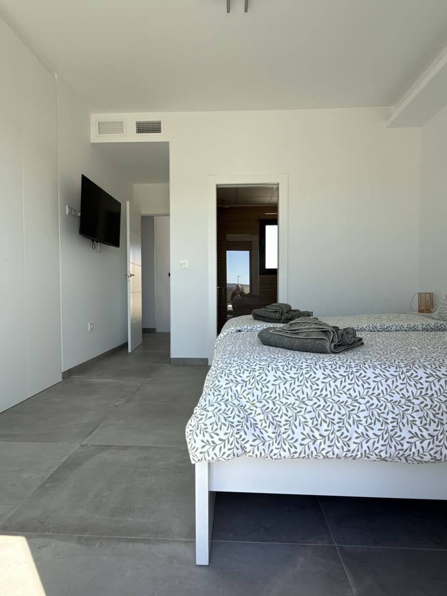 Chalet de 3 habitaciones en Los Montesinos en venta con piscina garaje - 329.900 € (Ref: 9731192)