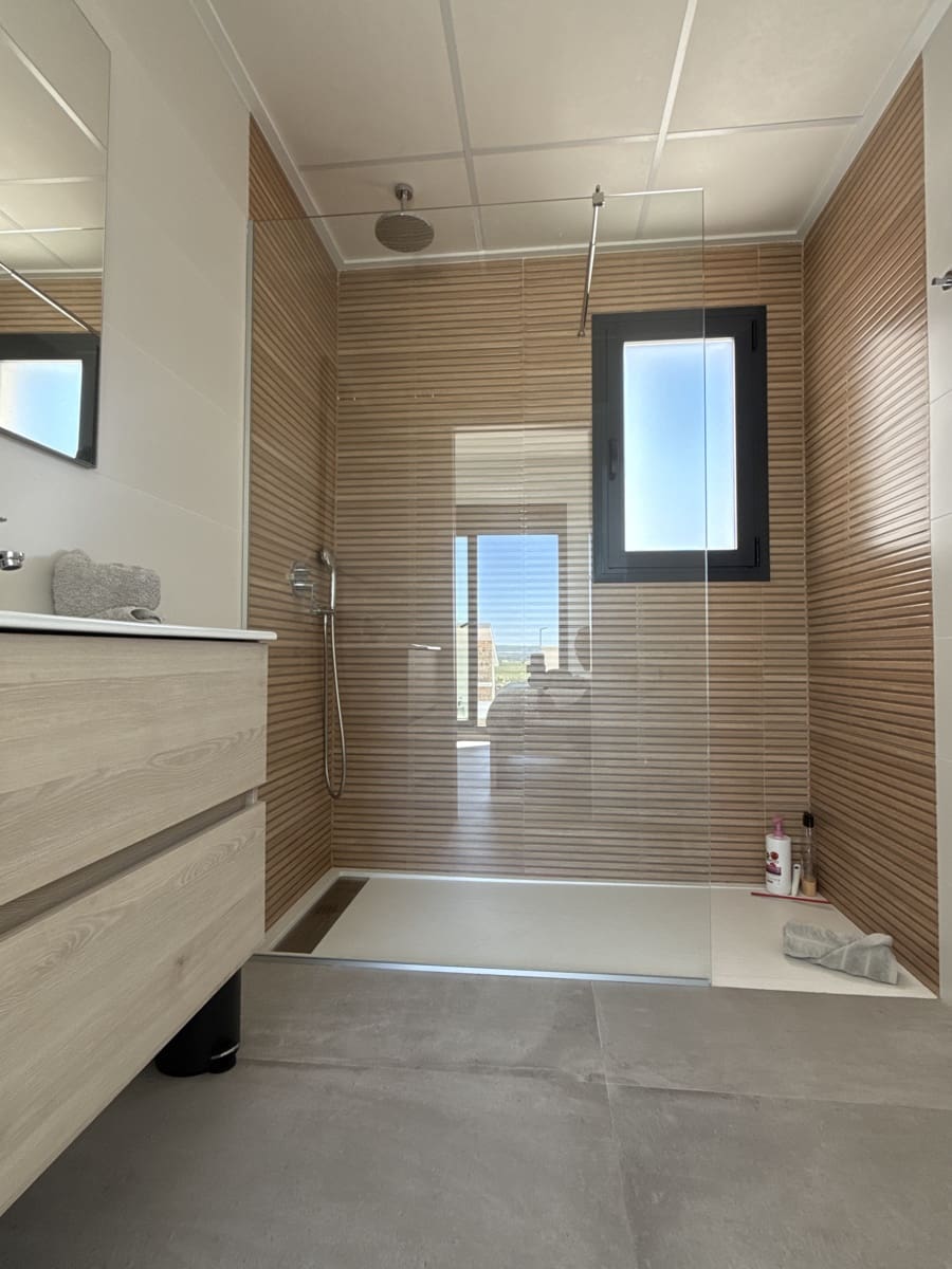 Chalet de 3 habitaciones en Los Montesinos en venta con piscina garaje - 329.900 € (Ref: 9731192)