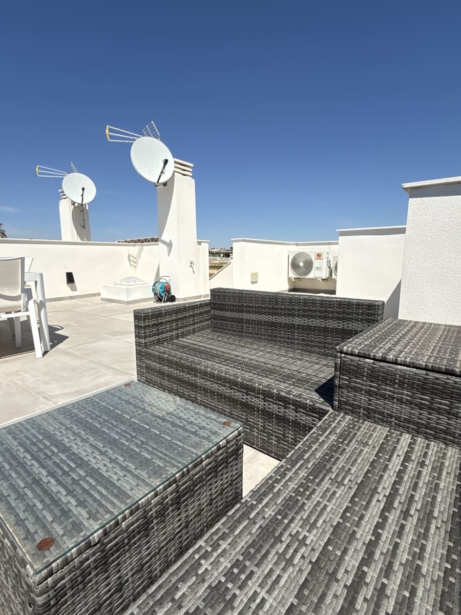 Chalet de 3 habitaciones en Los Montesinos en venta con piscina garaje - 329.900 € (Ref: 9731192)