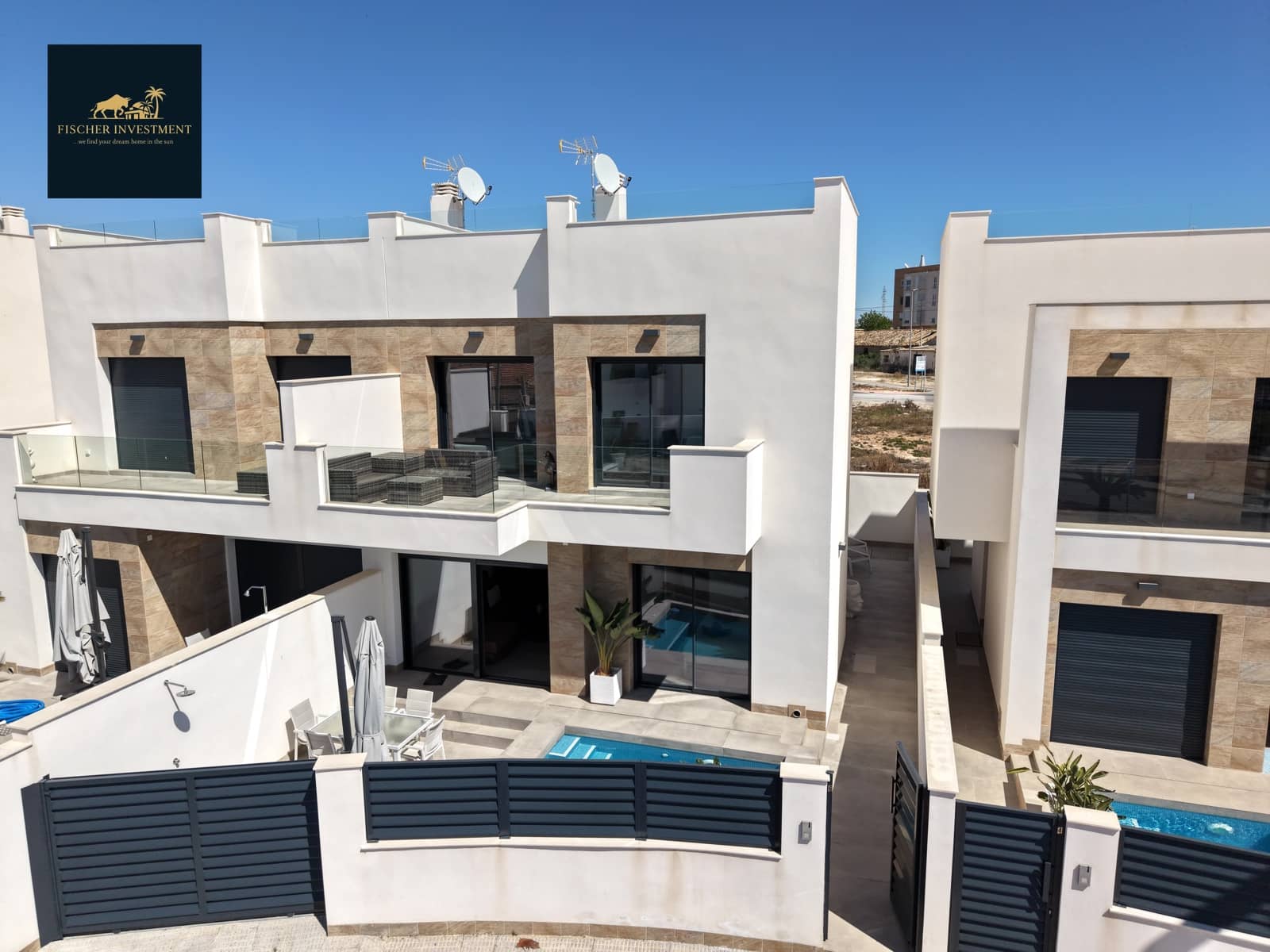 Chalet de 3 habitaciones en Los Montesinos en venta con piscina garaje - 329.900 € (Ref: 9731192)