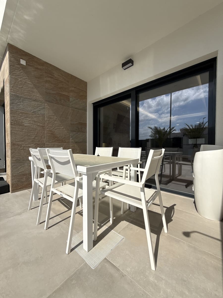 Chalet de 3 habitaciones en Los Montesinos en venta con piscina garaje - 349.900 € (Ref: 9731195)