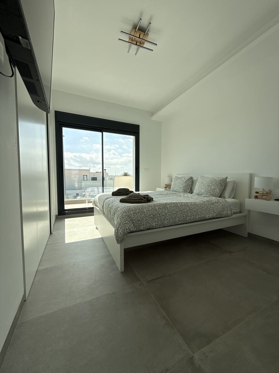 Chalet de 3 habitaciones en Los Montesinos en venta con piscina garaje - 349.900 € (Ref: 9731195)