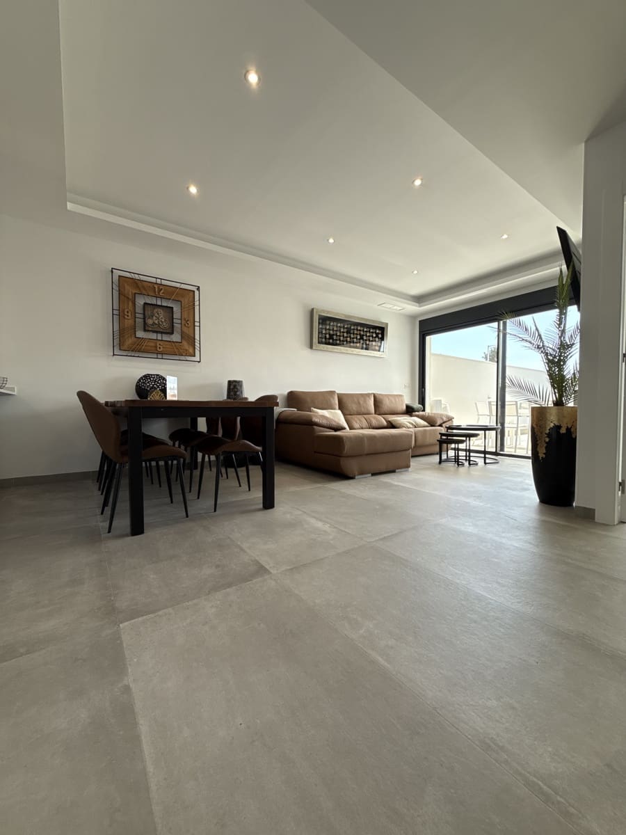 Chalet de 3 habitaciones en Los Montesinos en venta con piscina garaje - 349.900 € (Ref: 9731195)