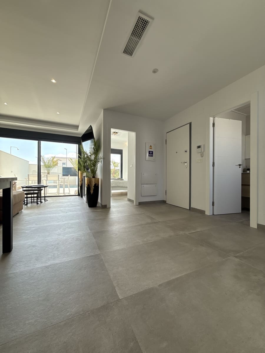 Chalet de 3 habitaciones en Los Montesinos en venta con piscina garaje - 349.900 € (Ref: 9731195)