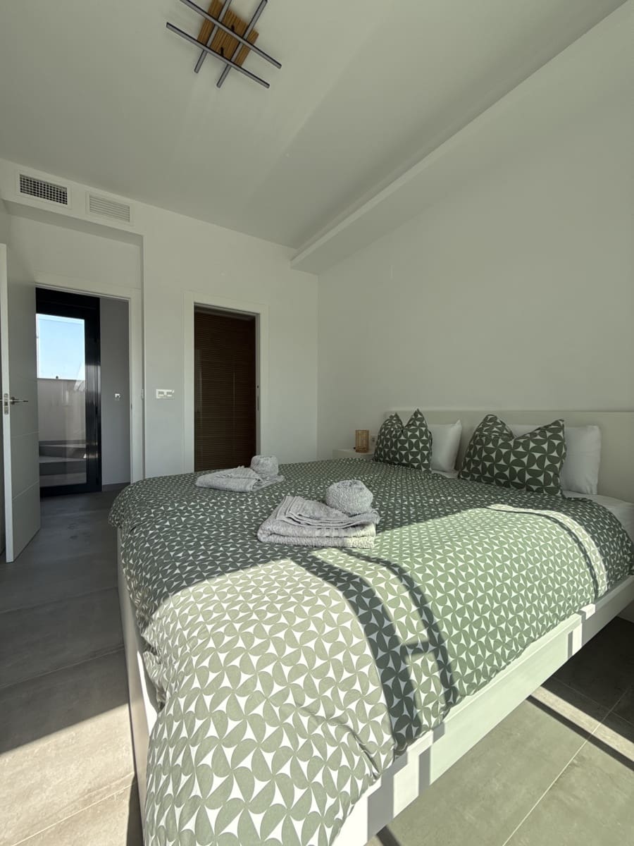 Chalet de 3 habitaciones en Los Montesinos en venta con piscina garaje - 349.900 € (Ref: 9731195)