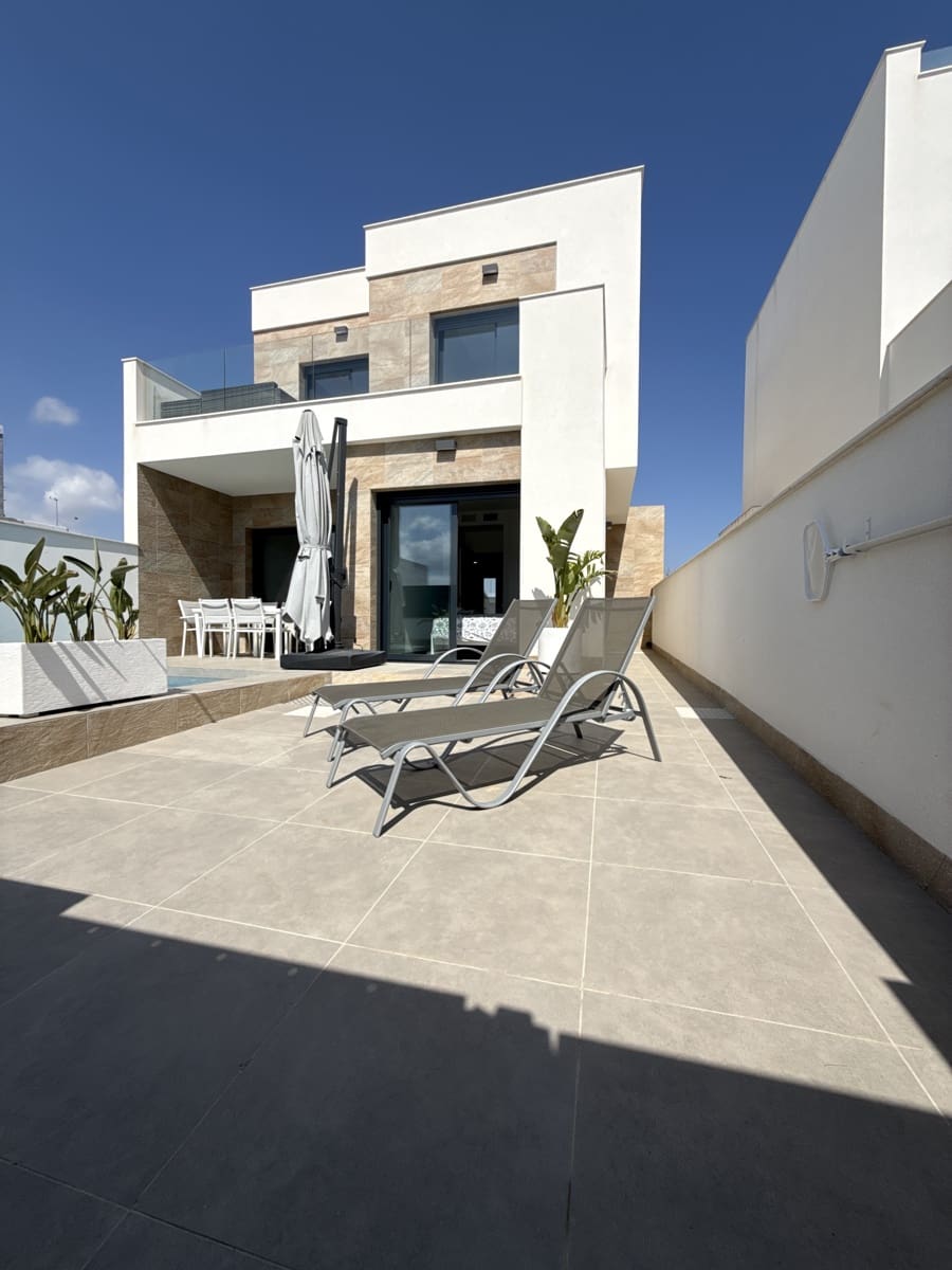 3 chambre Villa/Maison à vendre à Los Montesinos avec piscine garage - 369 900 € (Ref: 9733945)