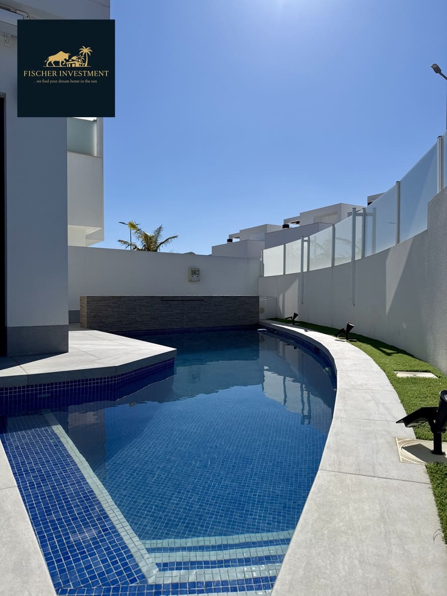 3 soverom Villa til salgs i Los Montesinos med svømmebasseng garasje - € 399 000 (Ref: 9751421)