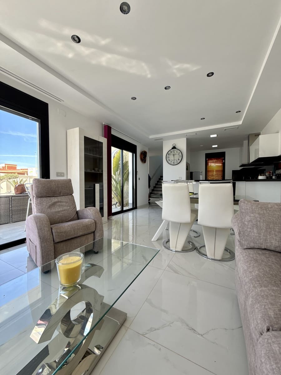 3 soverom Villa til salgs i Los Montesinos med svømmebasseng garasje - € 399 000 (Ref: 9751421)