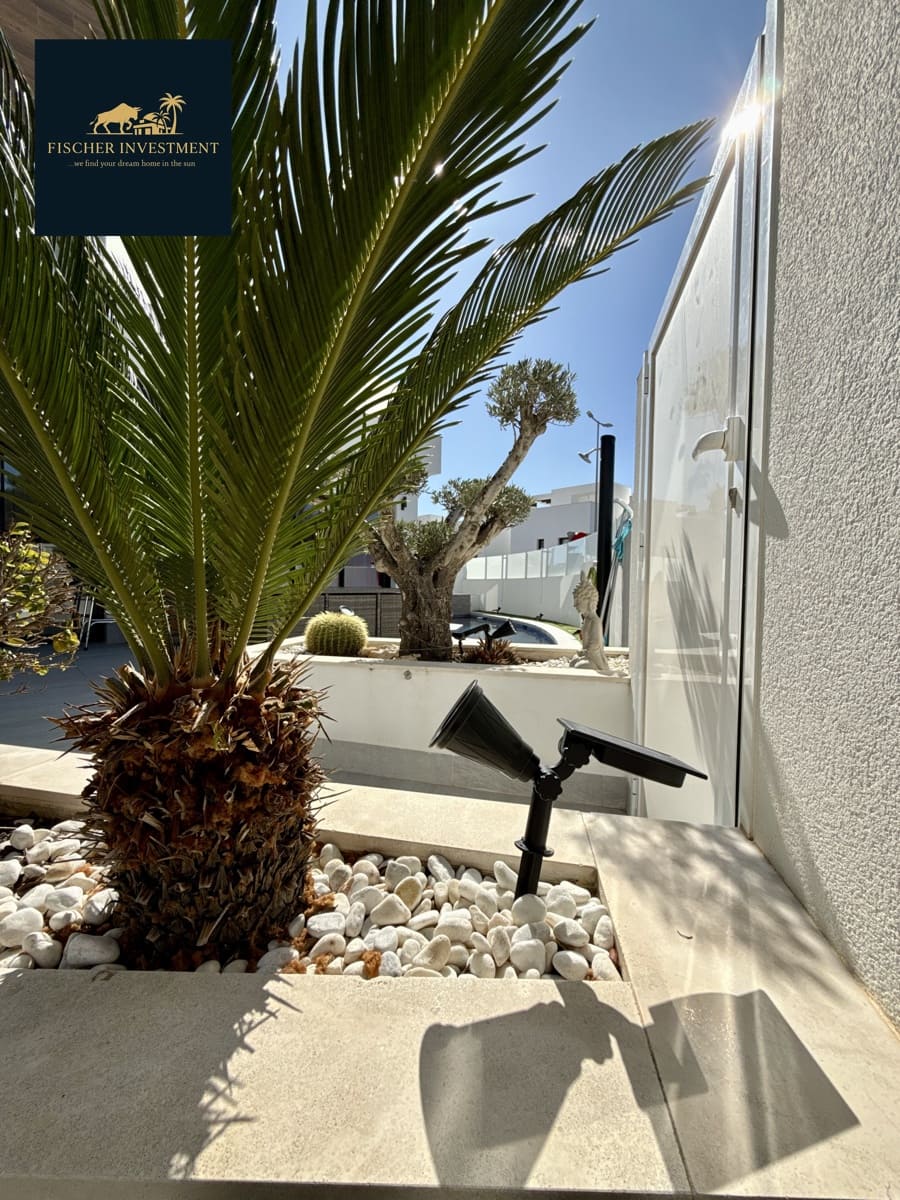 3 soverom Villa til salgs i Los Montesinos med svømmebasseng garasje - € 399 000 (Ref: 9751421)