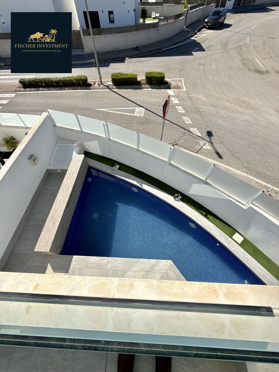 3 soverom Villa til salgs i Los Montesinos med svømmebasseng garasje - € 399 000 (Ref: 9751421)