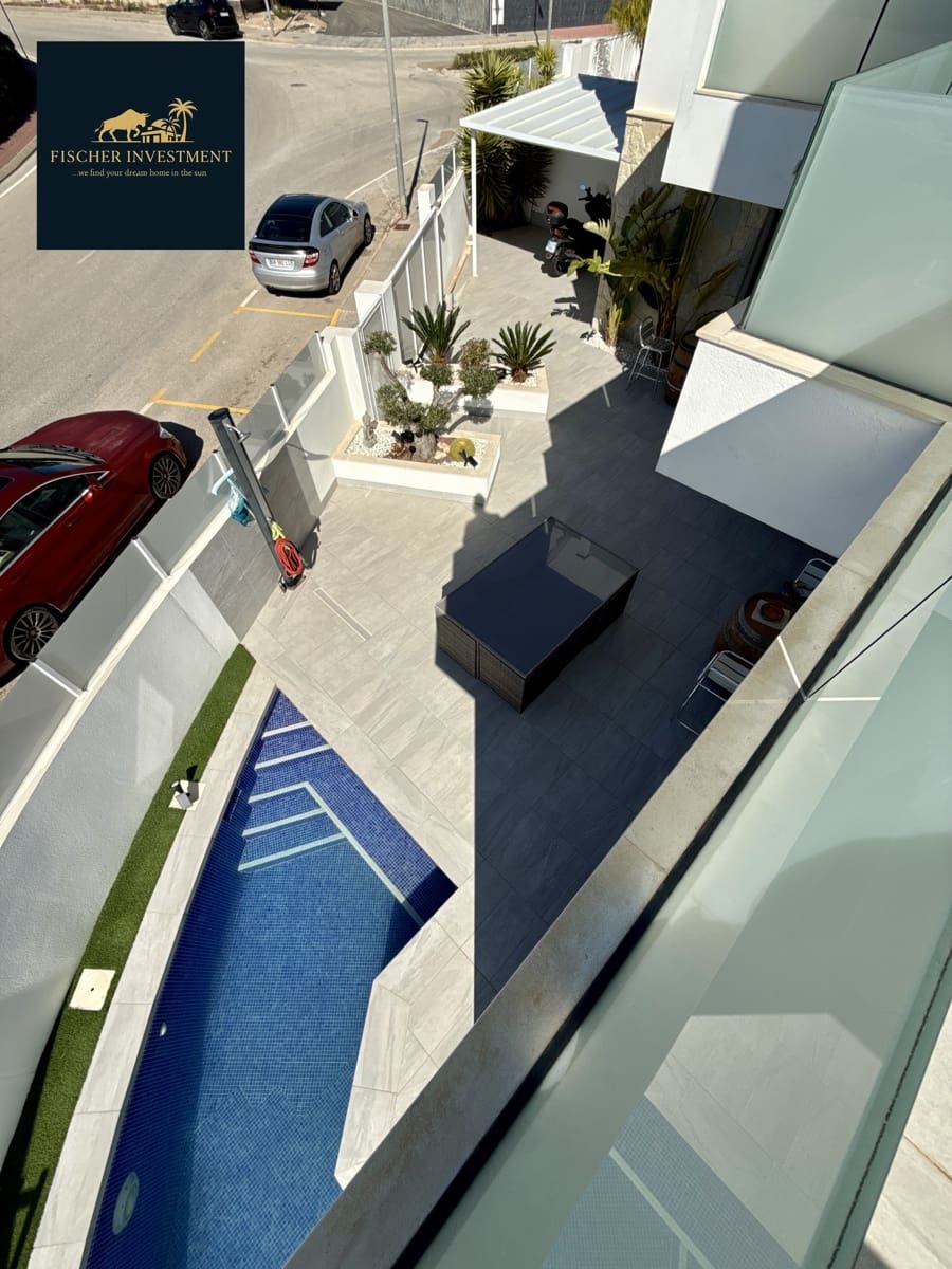 3 soverom Villa til salgs i Los Montesinos med svømmebasseng garasje - € 399 000 (Ref: 9751421)