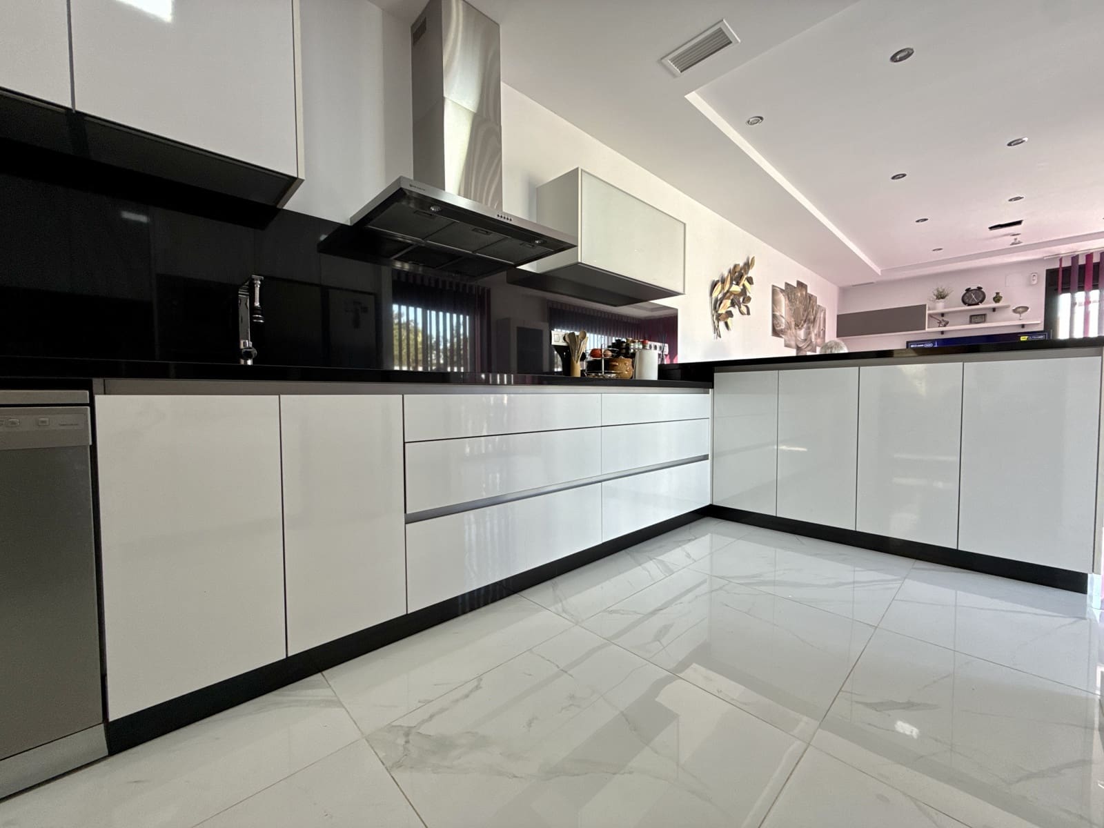 3 soverom Villa til salgs i Los Montesinos med svømmebasseng garasje - € 399 000 (Ref: 9751421)