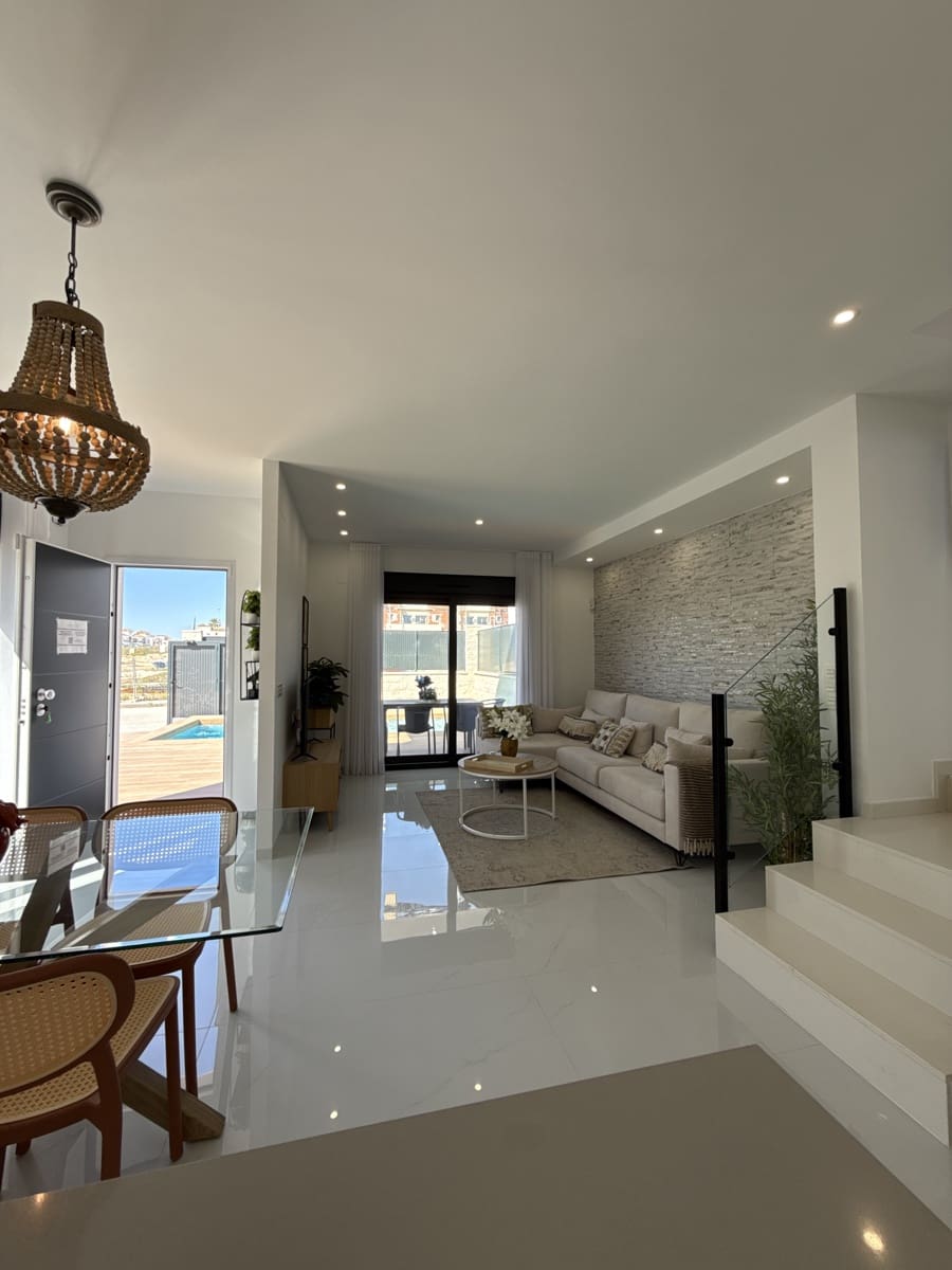 3 makuuhuone Huvila myytävänä paikassa Orihuela mukana uima-altaan - 414 900 € (Ref: 9751511)