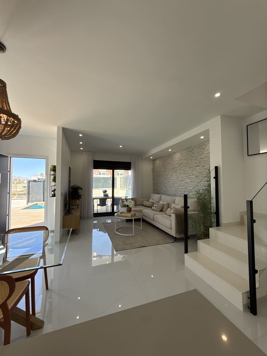 3 makuuhuone Huvila myytävänä paikassa Orihuela mukana uima-altaan - 414 900 € (Ref: 9751511)