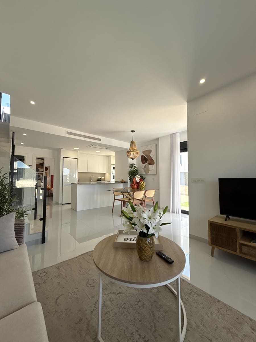 3 makuuhuone Huvila myytävänä paikassa Orihuela mukana uima-altaan - 414 900 € (Ref: 9751511)