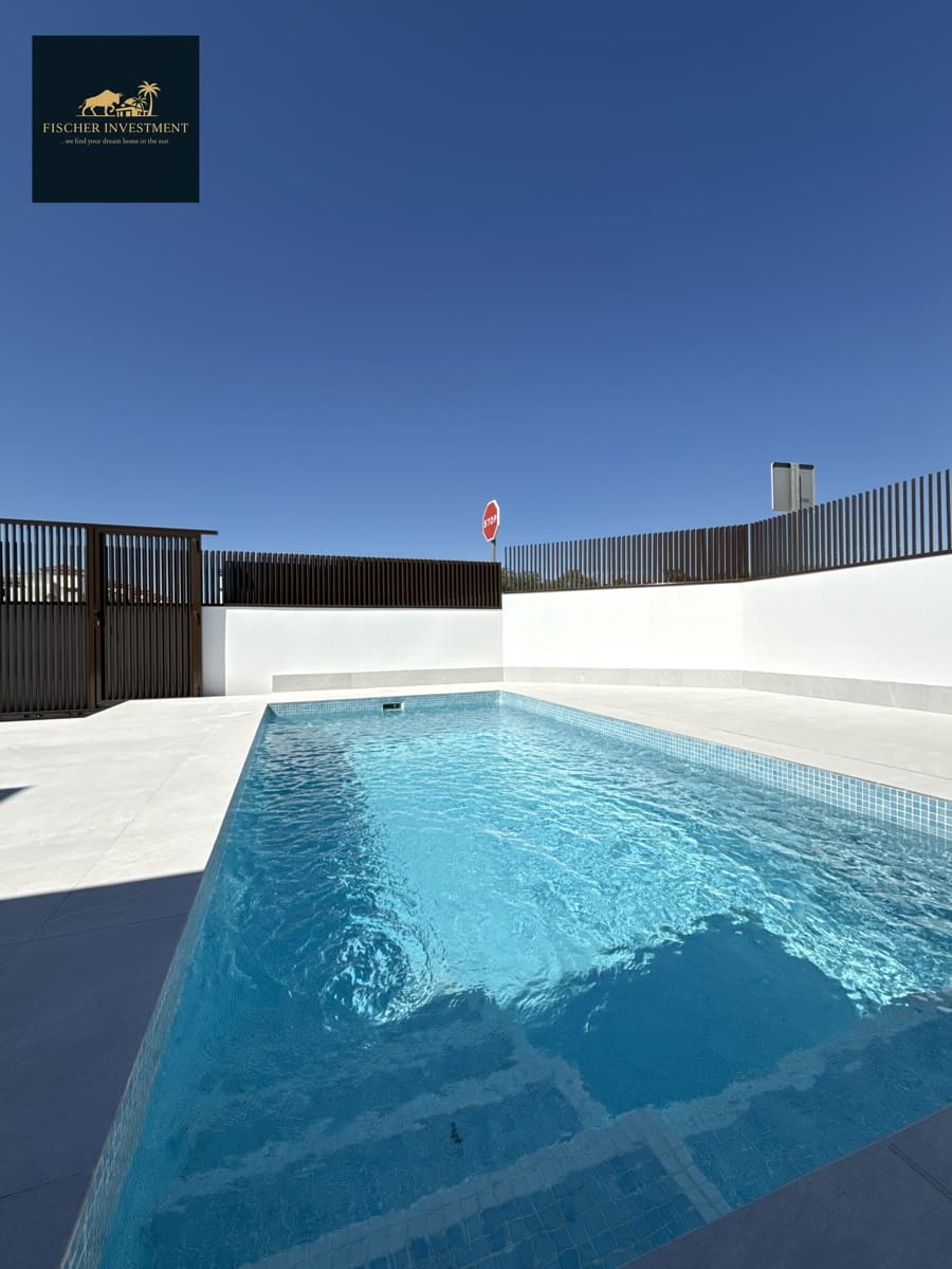 2 soverom Kjedet enebolig til salgs i Orihuela med svømmebasseng garasje - € 351 000 (Ref: 9756251)