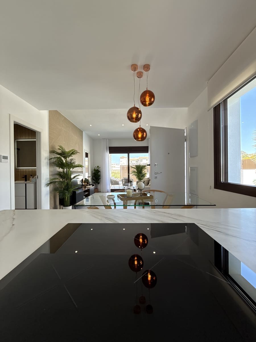 2 soverom Kjedet enebolig til salgs i Orihuela med svømmebasseng garasje - € 351 000 (Ref: 9756251)