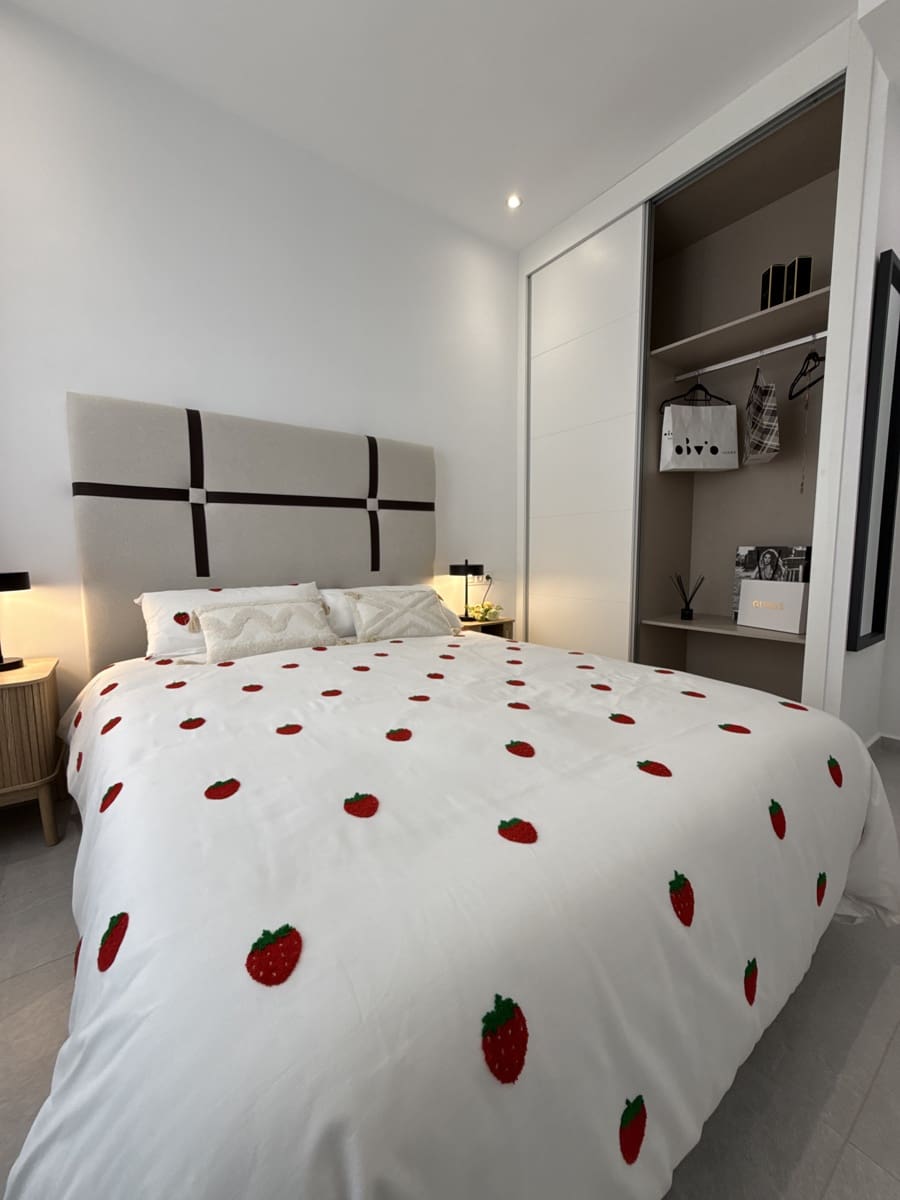 2 soverom Kjedet enebolig til salgs i Orihuela med svømmebasseng garasje - € 351 000 (Ref: 9756251)