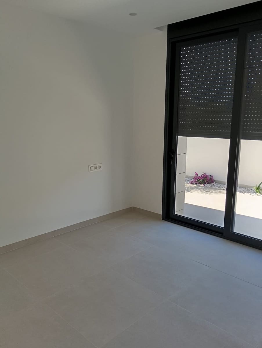 Chalet de 3 habitaciones en Pilar de la Horadada en venta con piscina garaje - 583.900 € (Ref: 9758175)