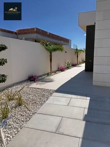 Chalet de 3 habitaciones en Pinar de Campoverde, Pilar de la Horadada en venta con piscina garaje - 583.900 € (Ref: 9758175)