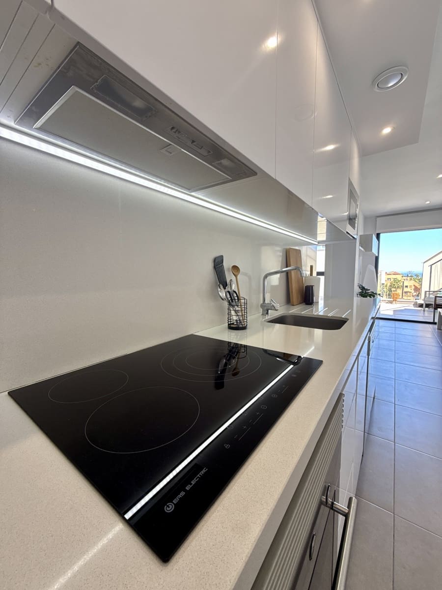 2 makuuhuone Huoneisto myytävänä paikassa Orihuela Costa mukana uima-altaan 
autotalli - 299 900 € (Ref: 9847559)