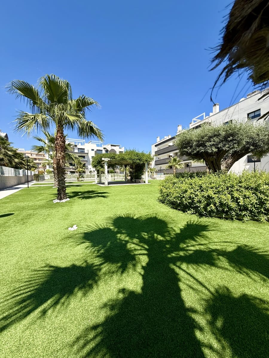2 makuuhuone Huoneisto myytävänä paikassa Orihuela Costa mukana uima-altaan 
autotalli - 299 900 € (Ref: 9847559)