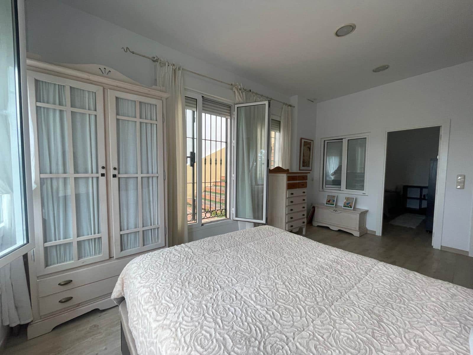 4 bedroom Villa for sale in Archidona - € 349,000 (Ref: 10120229)