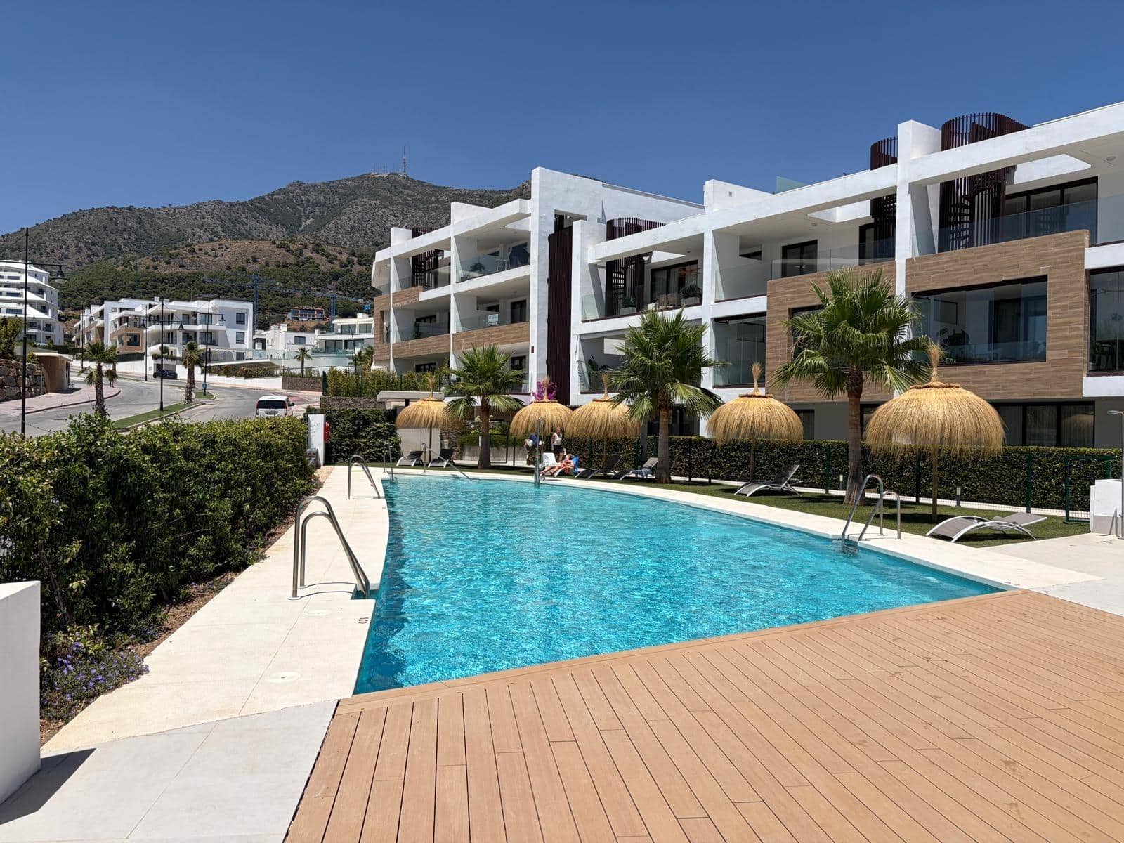 2 soveværelse Lejlighed til salg i Fuengirola med swimmingpool garage - € 549.000 (Ref: 10120234)