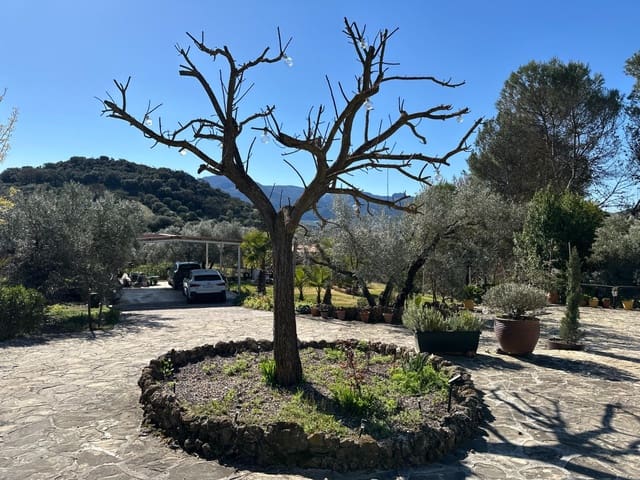 6 slaapkamer Finca/Landhuis te koop in Villanueva del Rosario met zwembad - € 950.000 (Ref: 10166699)