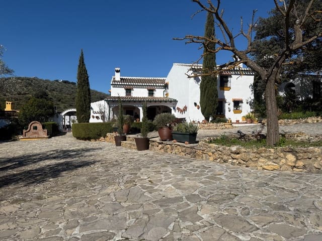 6 slaapkamer Finca/Landhuis te koop in Villanueva del Rosario met zwembad - € 950.000 (Ref: 10166699)