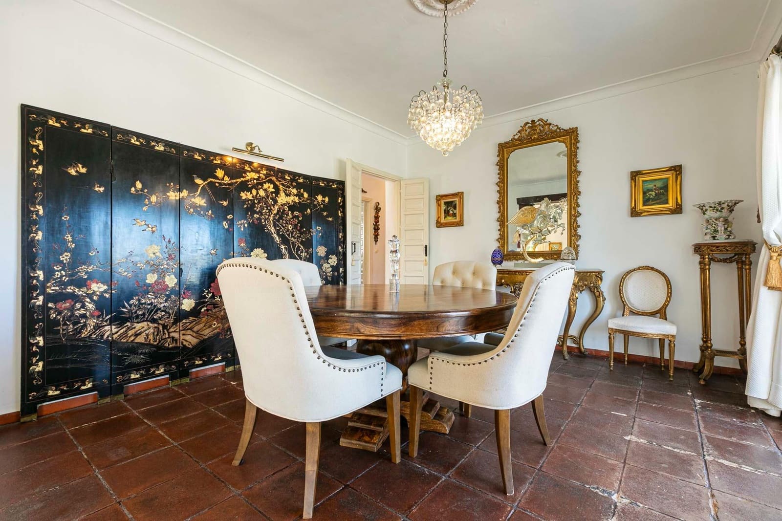 4 Zimmer Villa zu verkaufen in La Quinta mit Pool Garage - 1.395.000 € (Ref: 10180640)