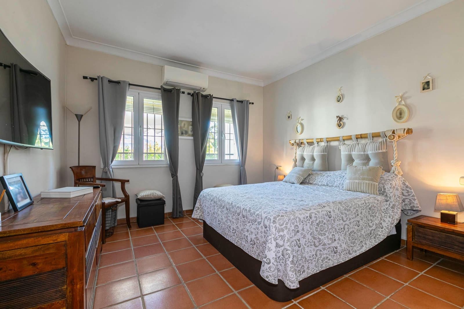4 Zimmer Villa zu verkaufen in La Quinta mit Pool Garage - 1.395.000 € (Ref: 10180640)
