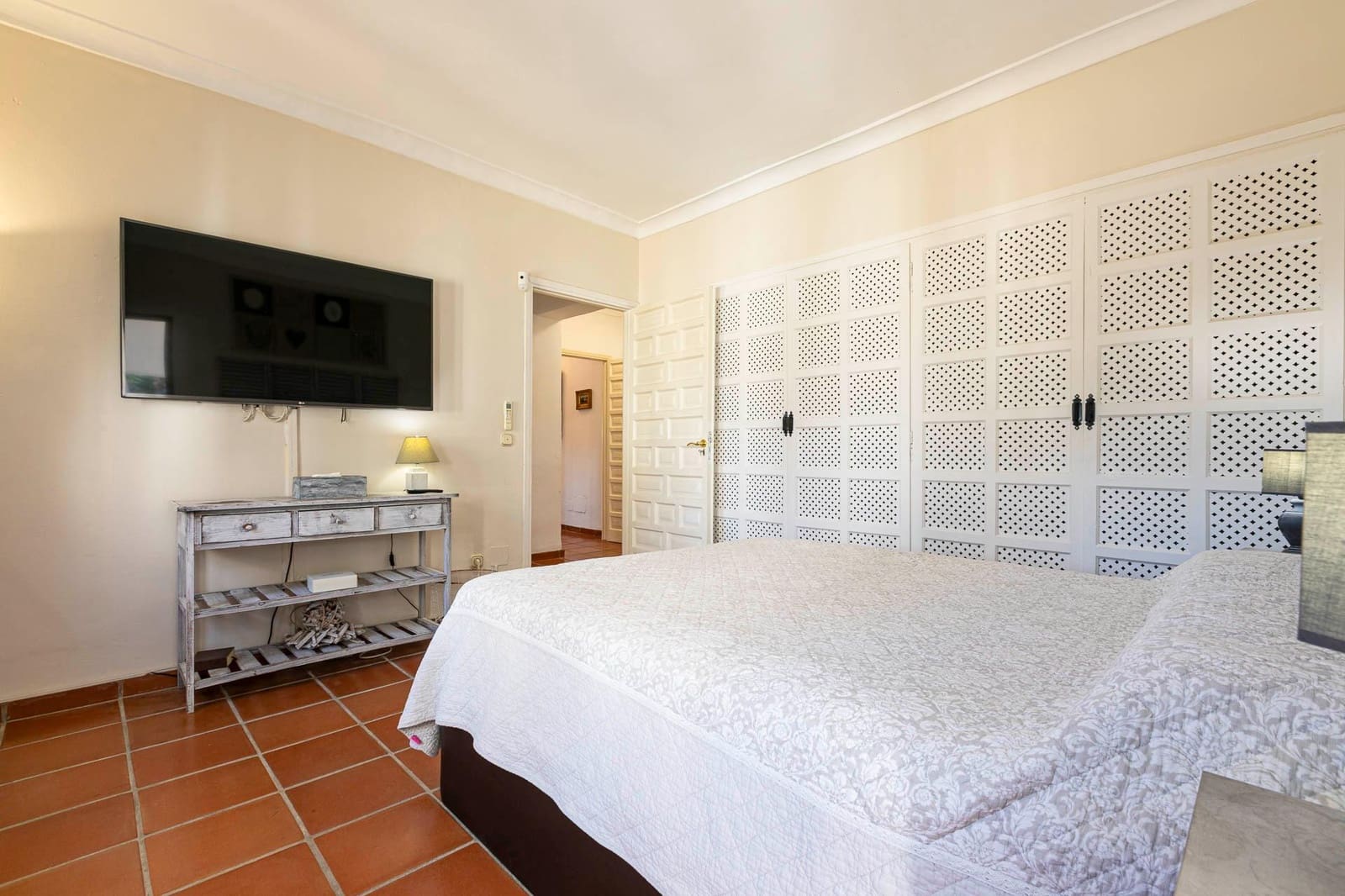 4 Zimmer Villa zu verkaufen in La Quinta mit Pool Garage - 1.395.000 € (Ref: 10180640)