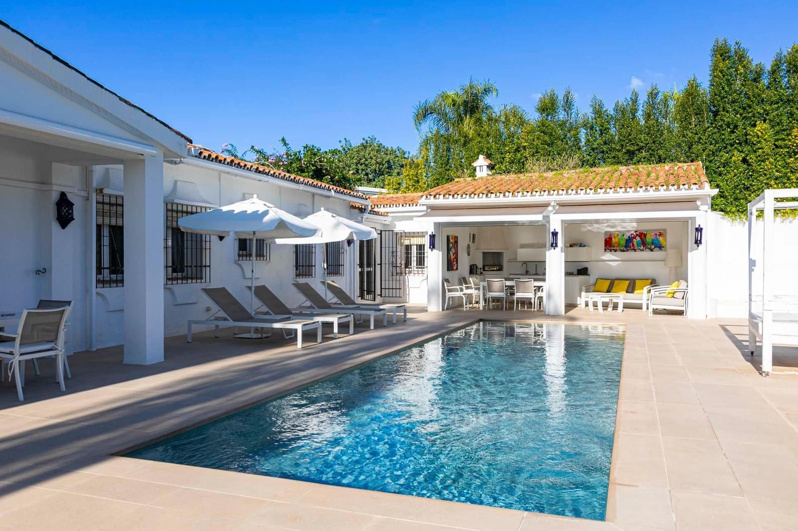 4 Zimmer Villa zu verkaufen in La Quinta mit Pool Garage - 1.395.000 € (Ref: 10180640)