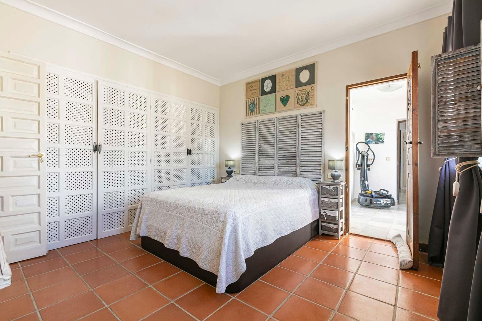 4 Zimmer Villa zu verkaufen in La Quinta mit Pool Garage - 1.395.000 € (Ref: 10180640)