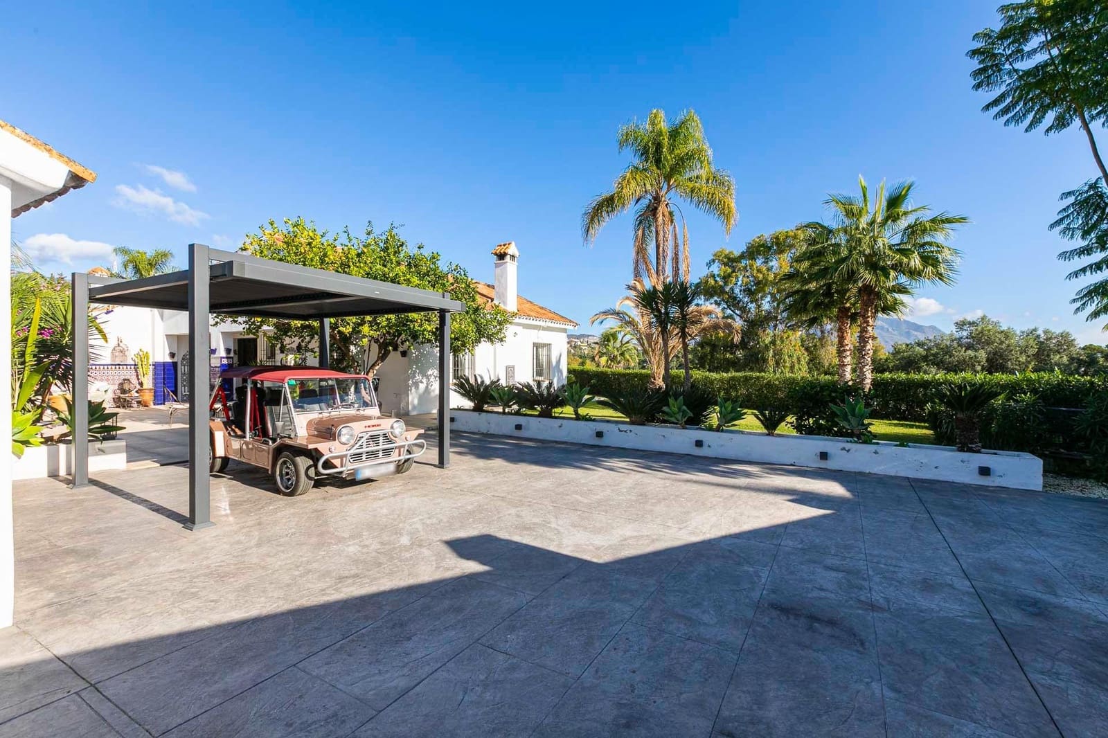 4 Zimmer Villa zu verkaufen in La Quinta mit Pool Garage - 1.395.000 € (Ref: 10180640)