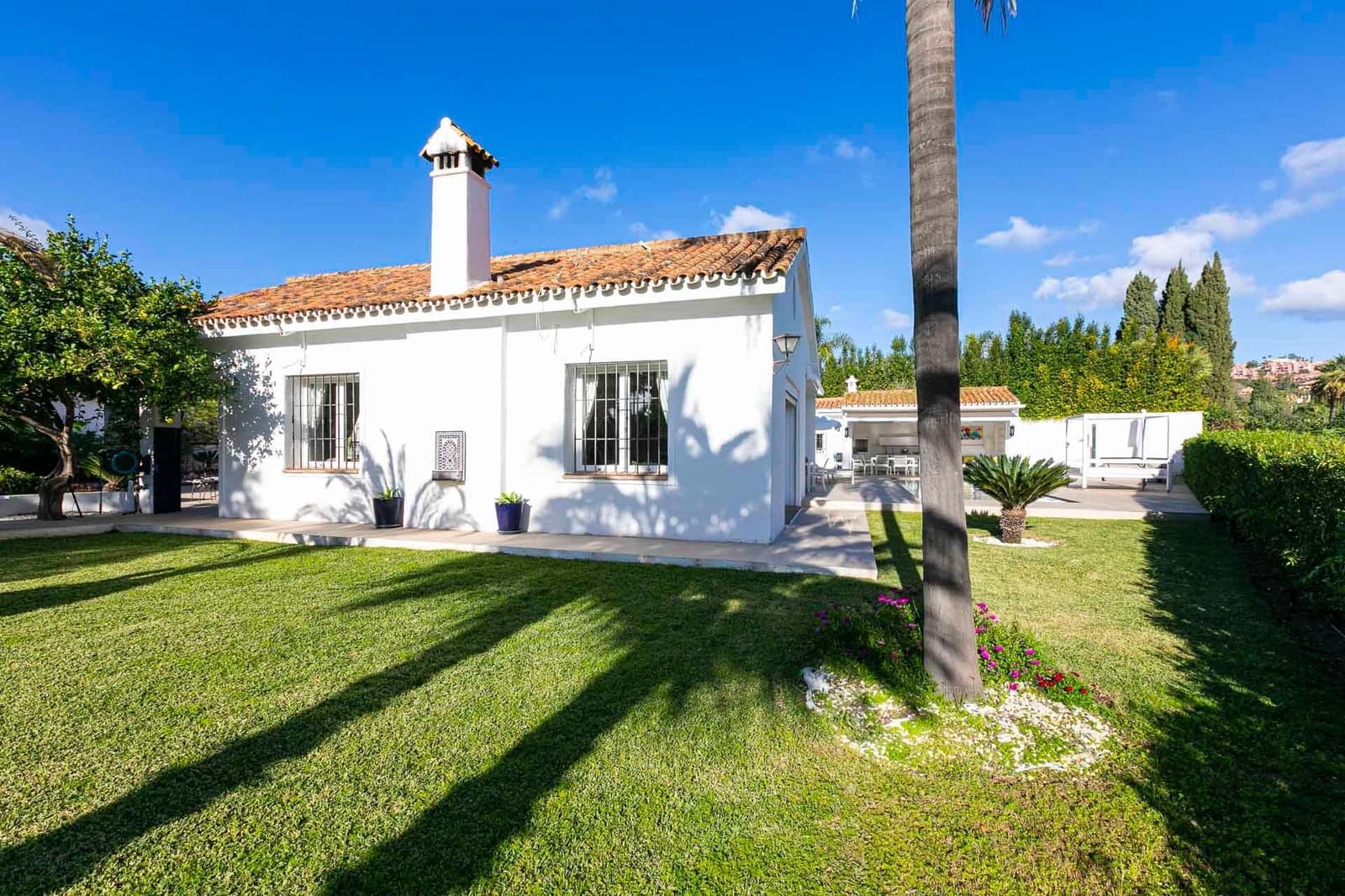 4 Zimmer Villa zu verkaufen in La Quinta mit Pool Garage - 1.395.000 € (Ref: 10180640)