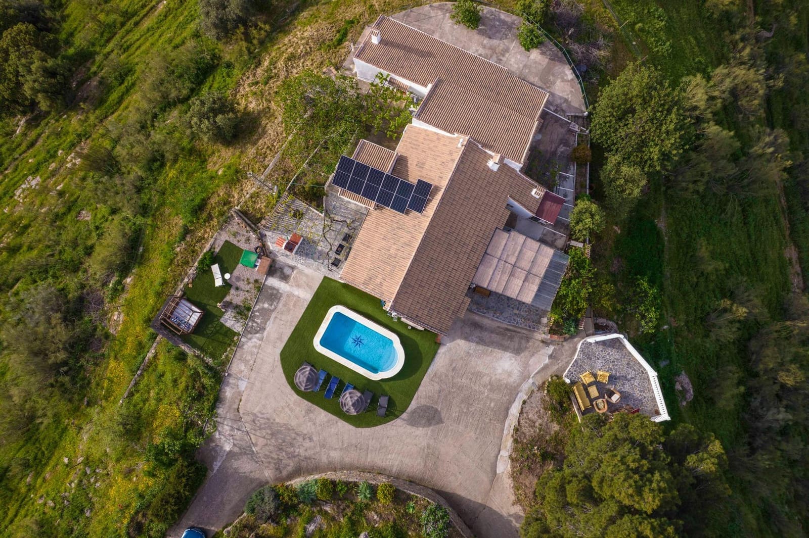 5 sovrum Finca/Hus på landet till salu i Casabermeja med pool - 395 000 € (Ref: 9014970)