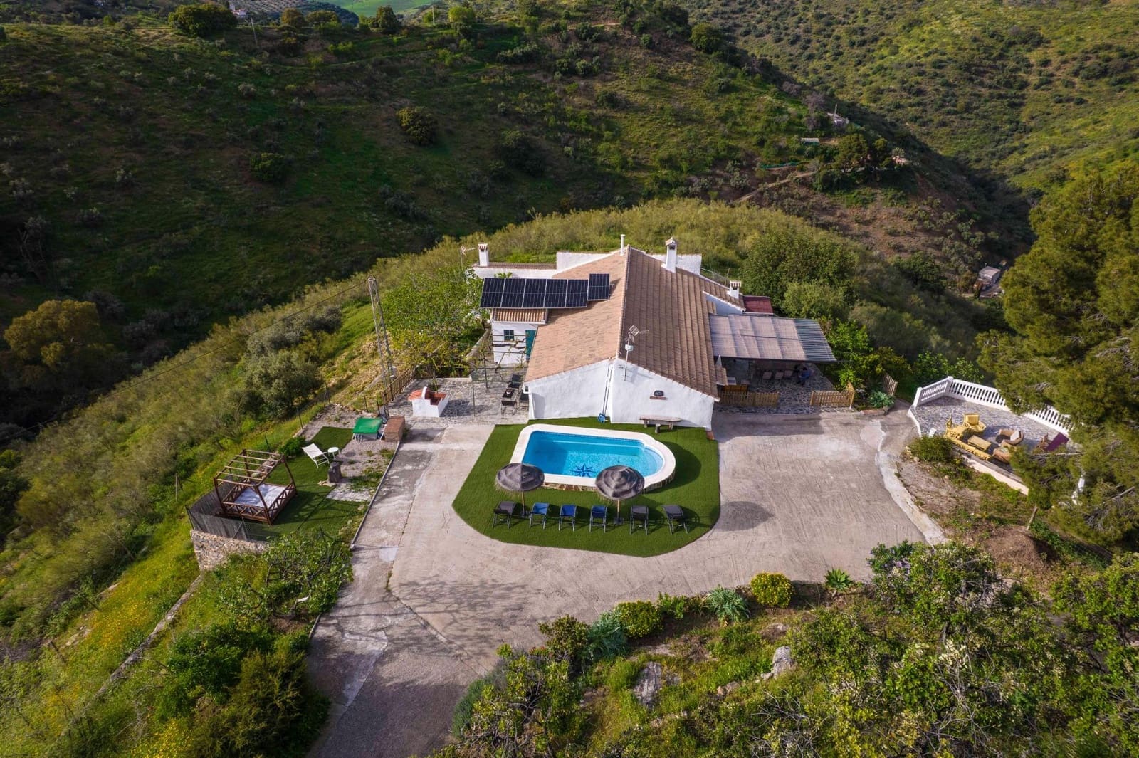 5 sovrum Finca/Hus på landet till salu i Casabermeja med pool - 395 000 € (Ref: 9014970)