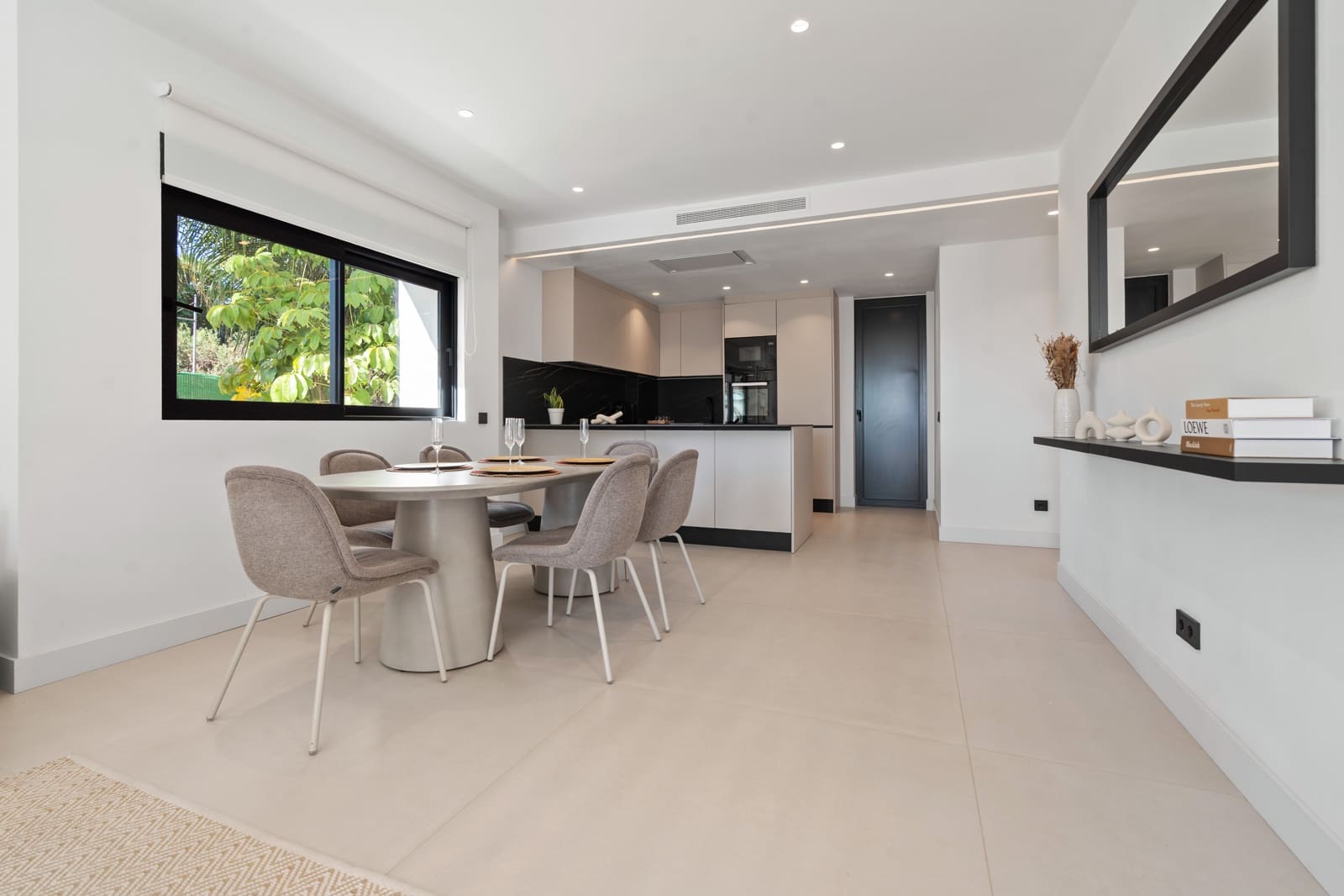 4 soveværelse Lejlighed til salg i New Golden Mile med swimmingpool garage - € 799.000 (Ref: 9032202)