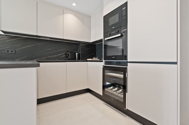 4 Zimmer Apartment zu verkaufen in Paraiso - Barronal, Estepona mit Pool Garage - 799.000 € (Ref: 9032202)