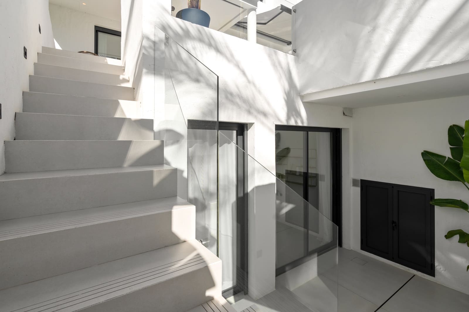 4 soveværelse Lejlighed til salg i New Golden Mile med swimmingpool garage - € 799.000 (Ref: 9032202)